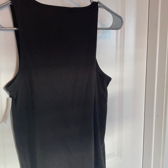 Never worn size Medium - Picture 2 of 2